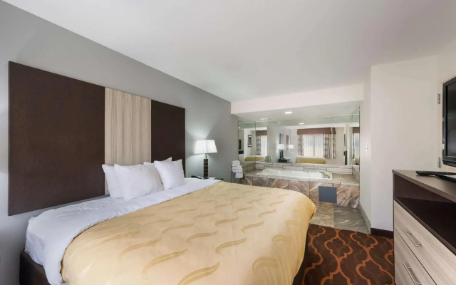 Quality Inn & Suites Huntsville Research Park Area