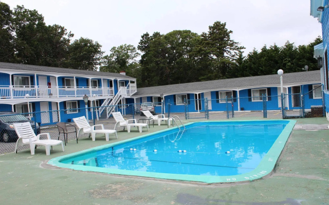 Dennis Port Surf Club (Boutique Hotel)