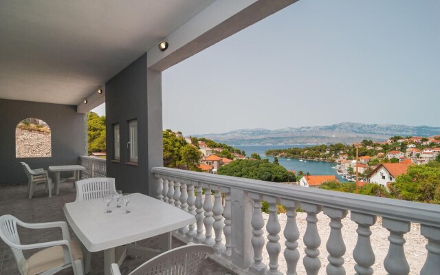 Awesome Apartment in Supetar-splitska With 1 Bedrooms and Wifi