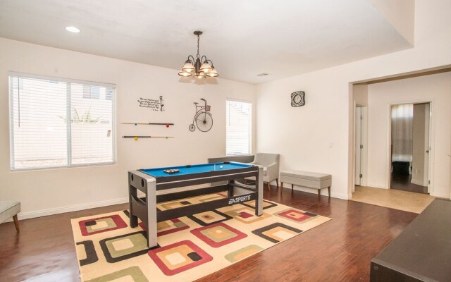 Grey High Roller - 4Bd 3Ba