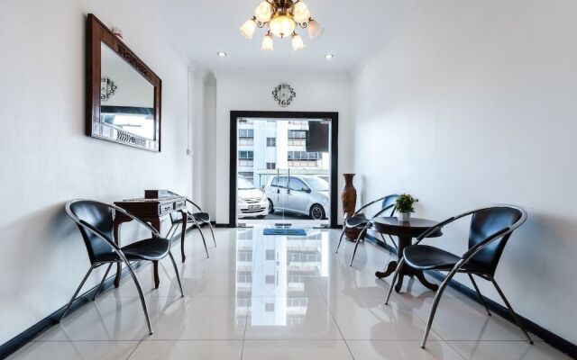 OYO 89621 Aradah Hotel