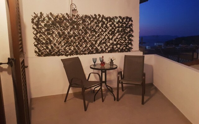 Emmanouil Airport Beach Apartment