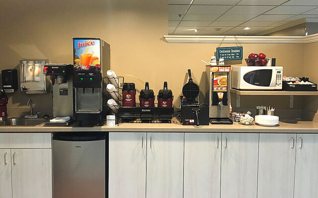 Hilltop Inn by Riversage