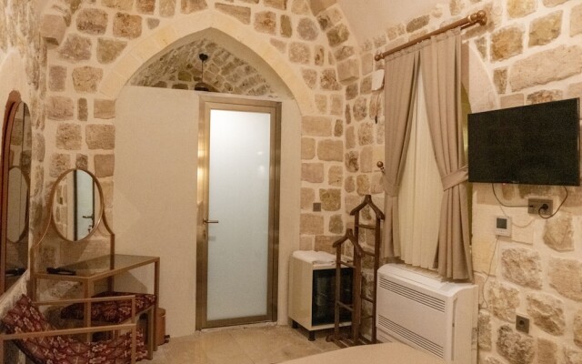 Ana Talia House