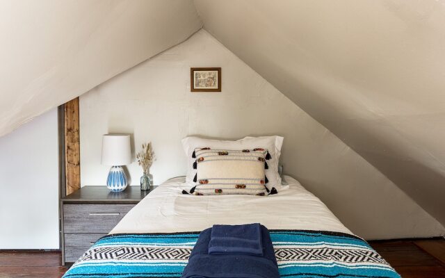 Center of Highlands! Spacious Bardstown loft!