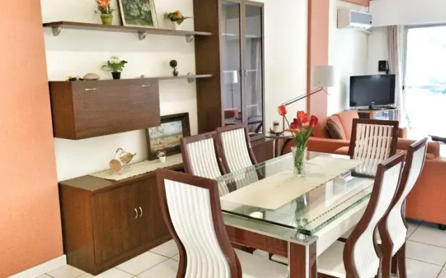 Deana Beach Apartments