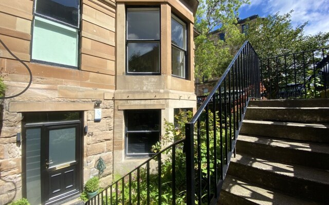 Premium 4 bed Apartment, West End of Glasgow