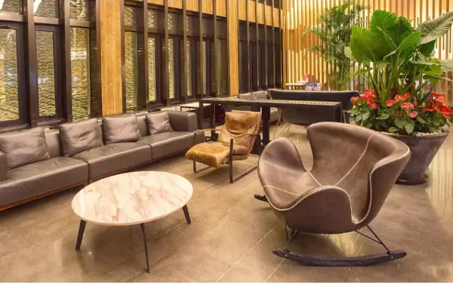 Shanghai Lintin Holiday Hotel