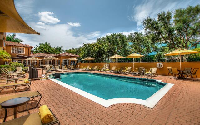 Inn of Naples, Tapestry Collection by Hilton