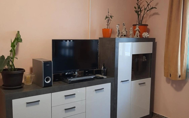 Villa Vesna, 70m from beach