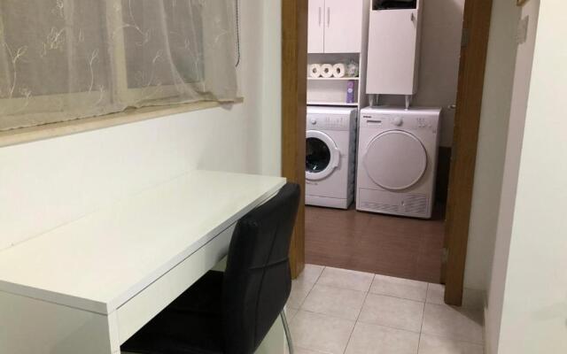 SeaBreeze Apartment in Gzira Malta