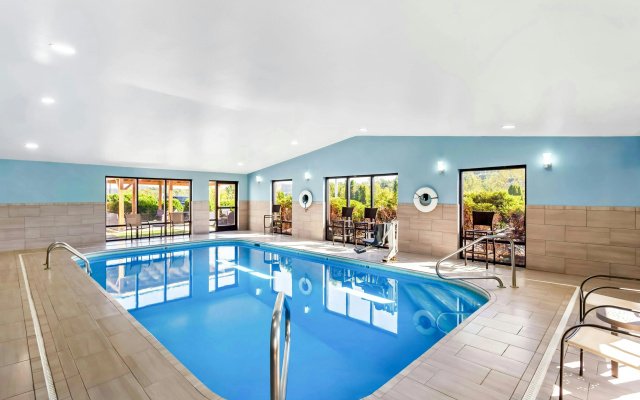 Holiday Inn Express Suites Charleston by IHG