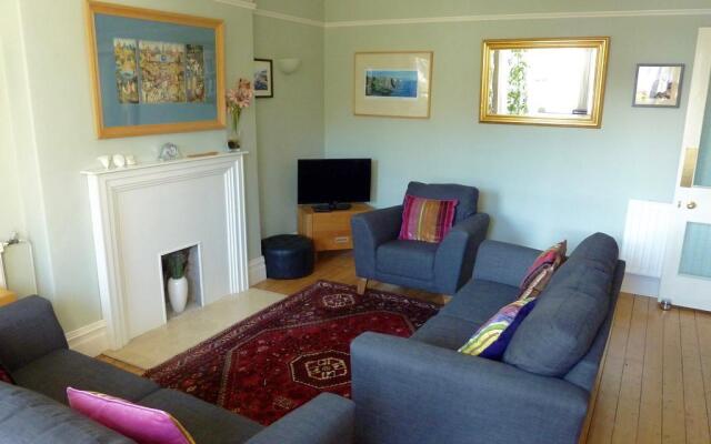 Derrin Guest House