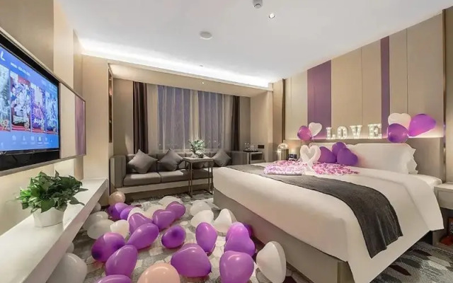 Lavande Hotel Wuhan 2nd Guanggu Road