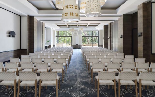 Kimpton Grand Roatan Resort And Spa by IHG