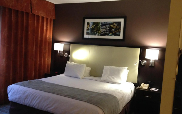 Cherokee Grand Hotel