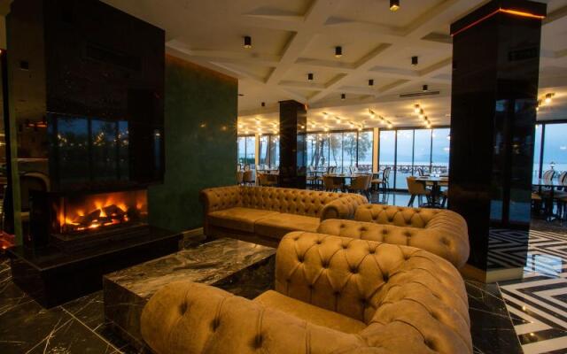 Del Lago Luxury Hotel By Saracoglu