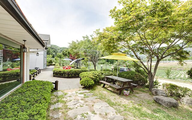 Yeongju Buseoksa Ganeun Gilae Pension
