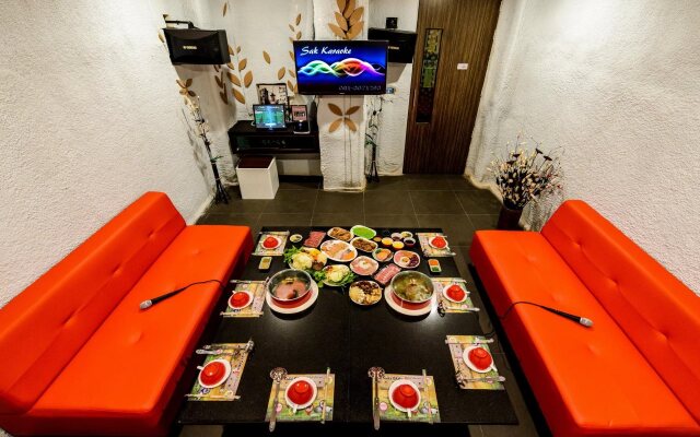 Raha Grand Hotel