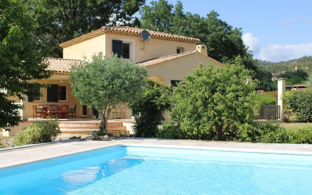 Comfortable Holiday Home With Pool