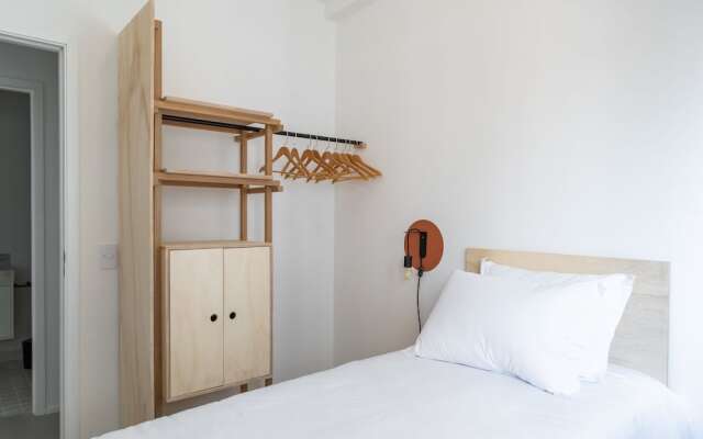 Tabas by Blueground Magdalena Laura