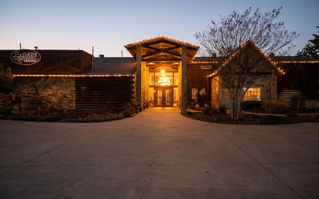 Lone Star Lodge and Marina