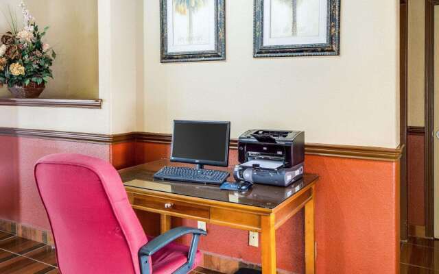 Econo Lodge Inn & Suites Eagle Pass