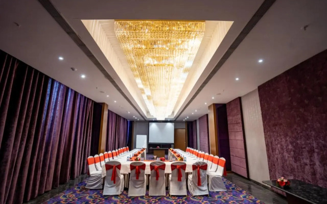 Pride Hotel & Convention Centre Indore