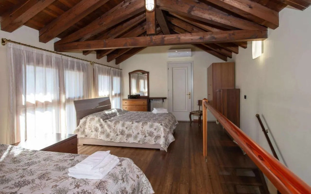 CA' RAFFAELLO lovely house near Venice