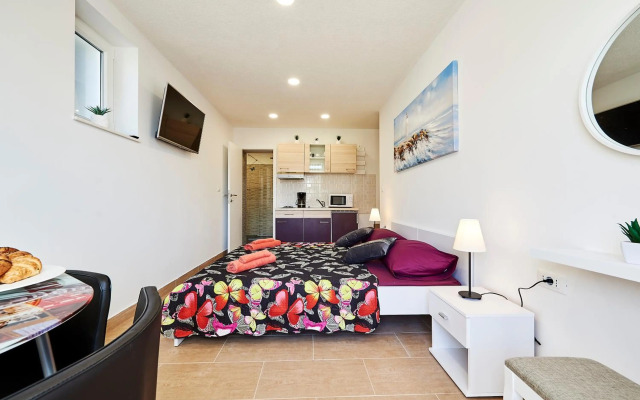 Studio apartment Bašćan