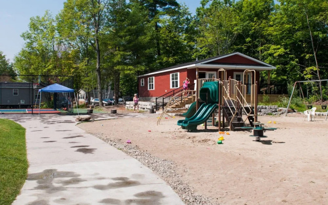 Great Blue Resorts - Lantern Bay Resort