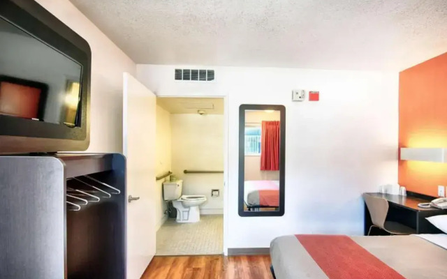 Motel 6 Mammoth Lakes, CA
