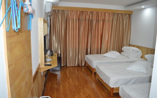 Qingfengge Hostel