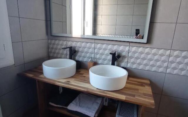 Appartement spacieux en centre ville, 2 chb, terrasse et garage