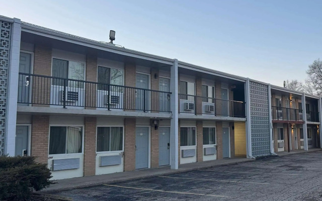 Super 8 by Wyndham Rockford South