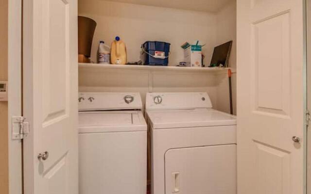 Luxury Paradise Valley Condo, Complete Remodel!