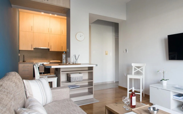 58m² Renovated Apartment in Agkilis street