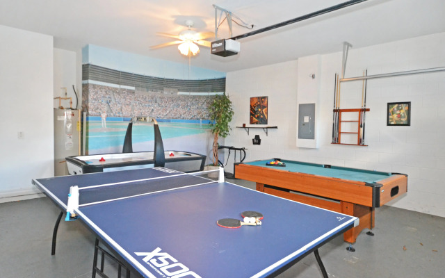 Pine Forest Chateau , Davenport, US