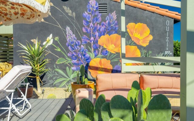 Fleur Noire Hotel - 21 and Over