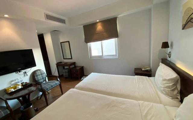 Rising Dragon Grand Hotel