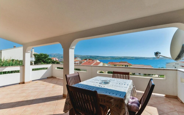 Nice Home in Kustici With Wifi and 2 Bedrooms