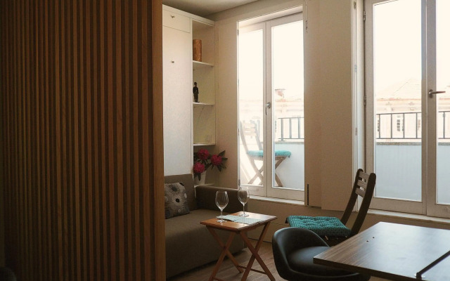 Carlos Alberto Balcony APT