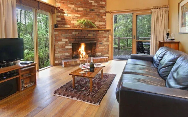 Woodlands Rainforest Retreat