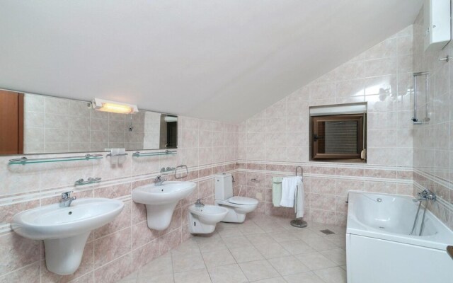 Awesome Apartment in Bol With 2 Bedrooms and Wifi