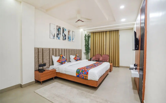 Fabhotel Shrinath Casa Inn