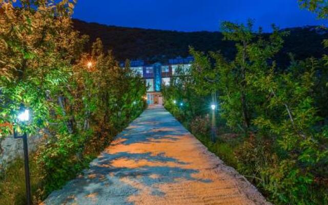 Suren Eco Villa