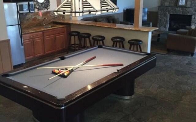 Chamonix - Year-round Fun w/ Shared Pool!