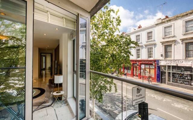 Stylish 1Bdr Apt W Balcony, Near Victoria Station