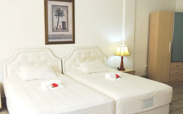 Reef Holiday Apartments