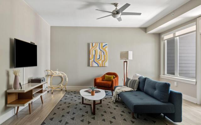 Denver | Luxurious 2BD/2BA Riverfront Apartment